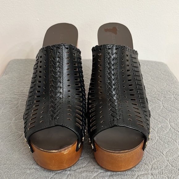 Sigerson Morrison Women's Queen Platform Sandals~Mule~Clog - Picture 2 of 7